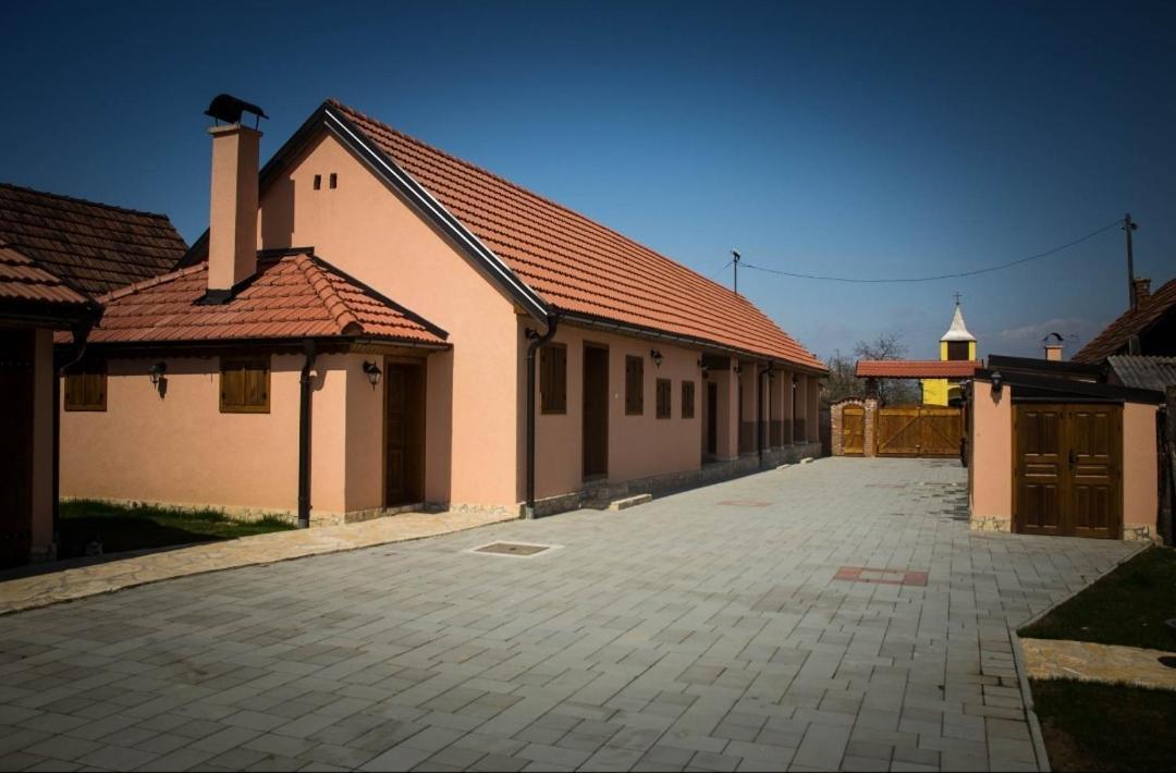 Kuca Za Odmor Poppke Apartment Fericanci ภายนอก รูปภาพ