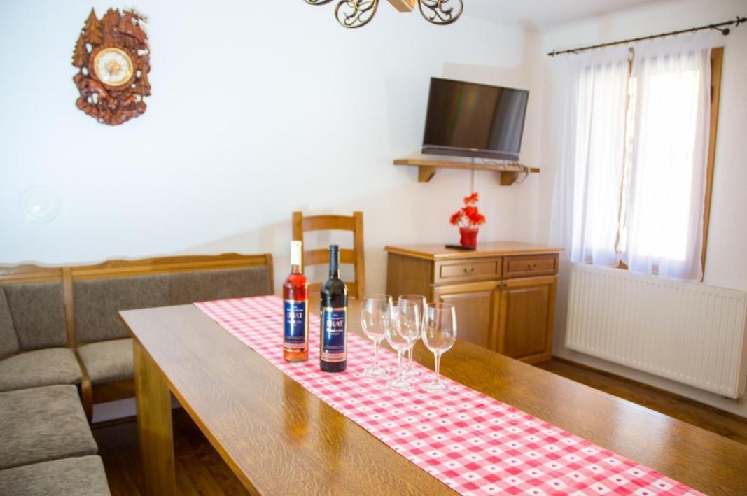 Kuca Za Odmor Poppke Apartment Fericanci ภายนอก รูปภาพ